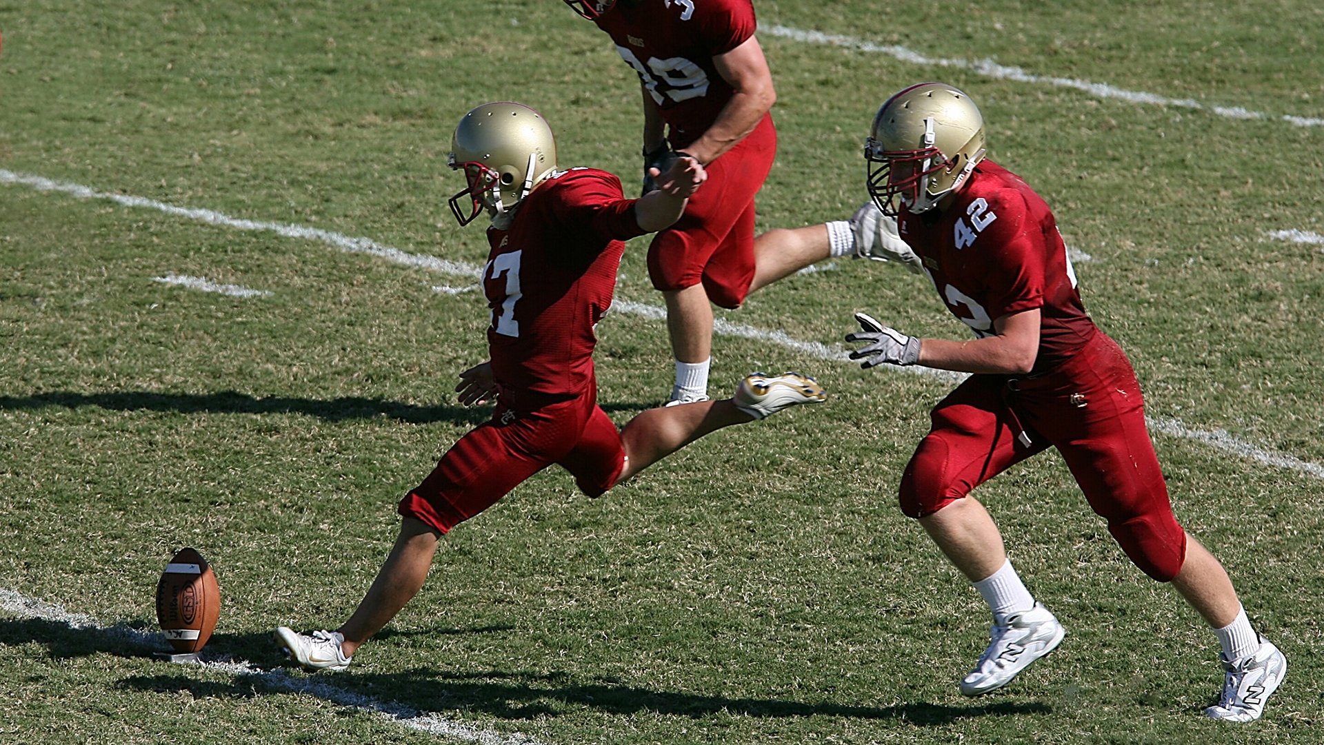 开云体育最新地址-“天降“灾难”；车祸瞬间的惊魂救援”，传奇故事 车祸从天而降